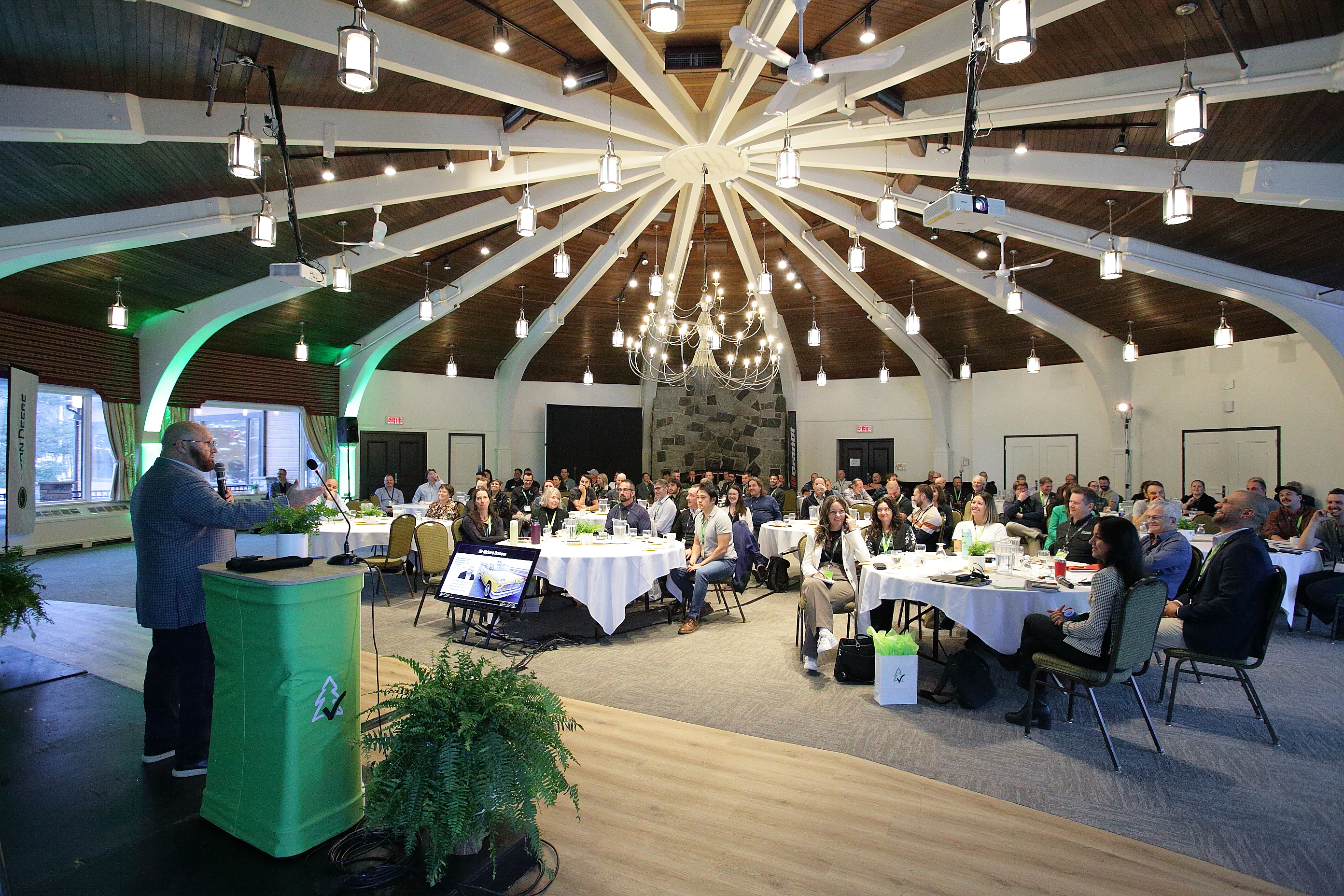 Retour sur notre 10ᵉ colloque annuel – La forêt en mode solution - ForêtCompétences